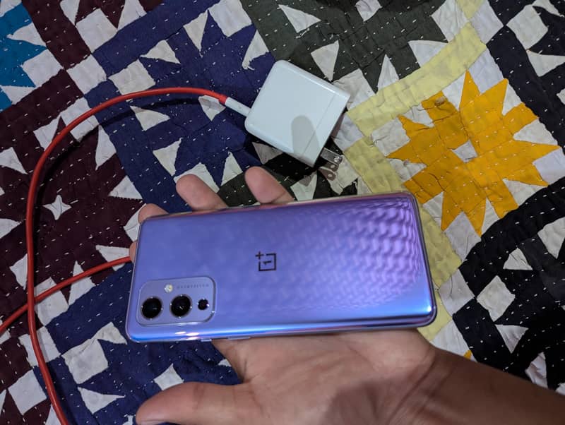 One Plus 9 5G 4