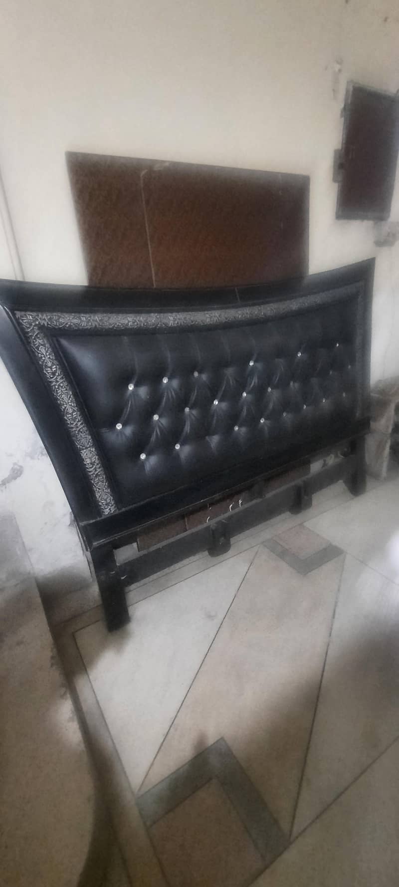 good condition bed 1