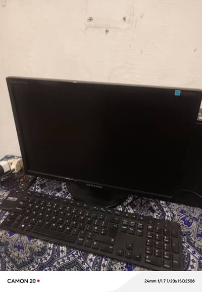 SAMSUNG 19 INCH COMP LED