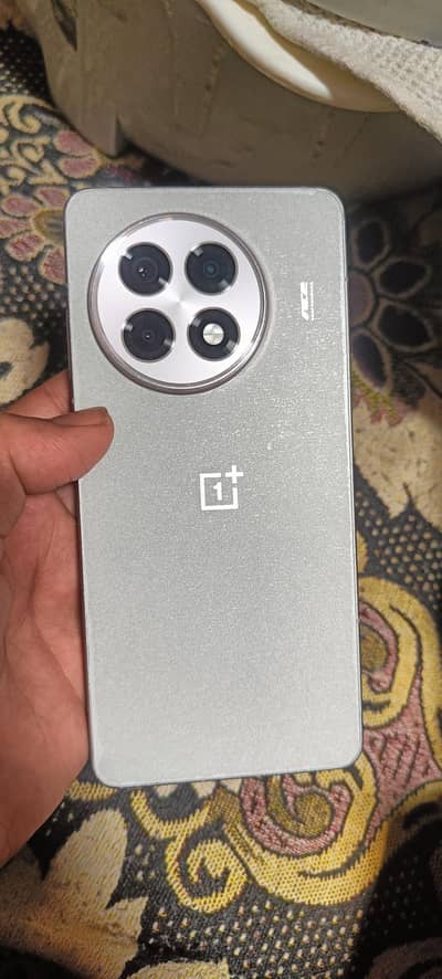 OnePlus ace 5 13/R 12/256