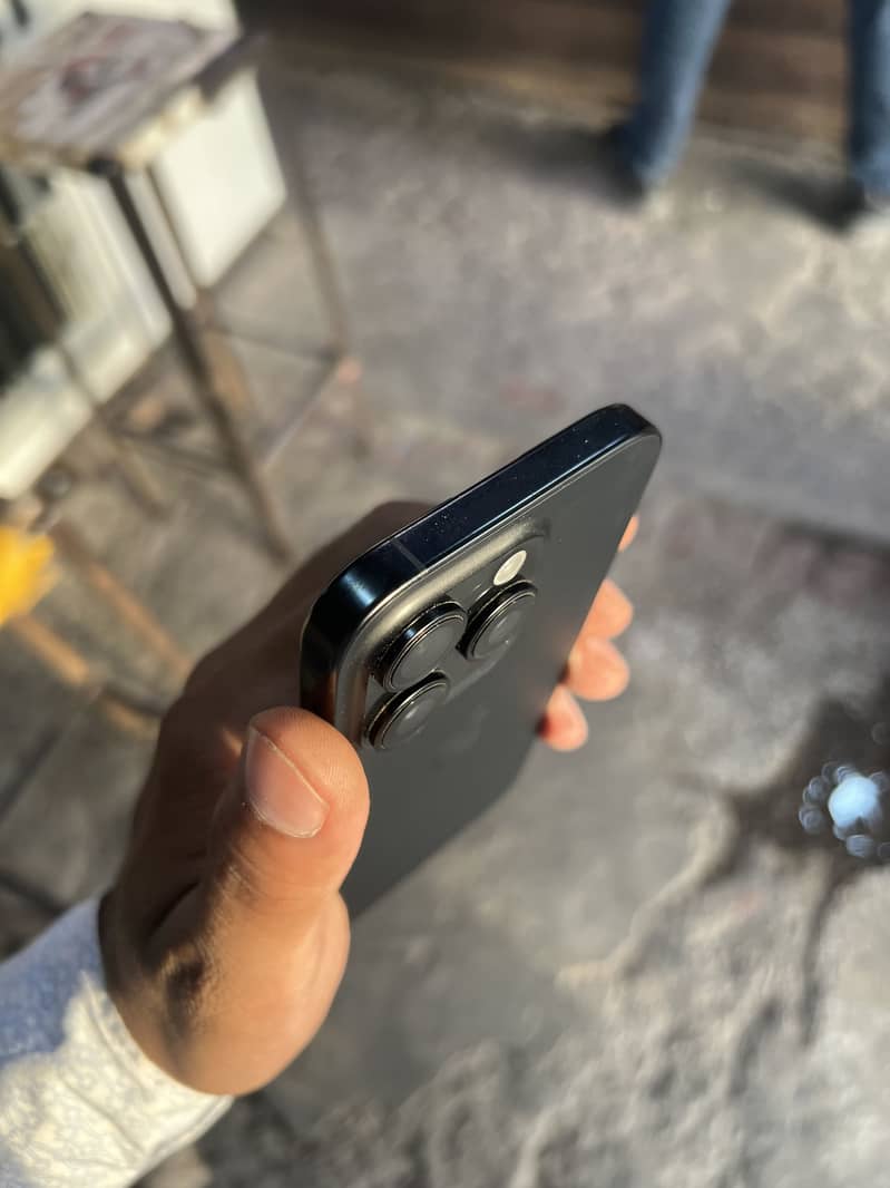 Iphone 16 pro 6