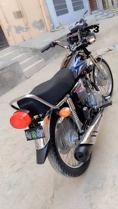 Selling my CG 125 2025 Model All ok condition ap pic me dekh sakte hai