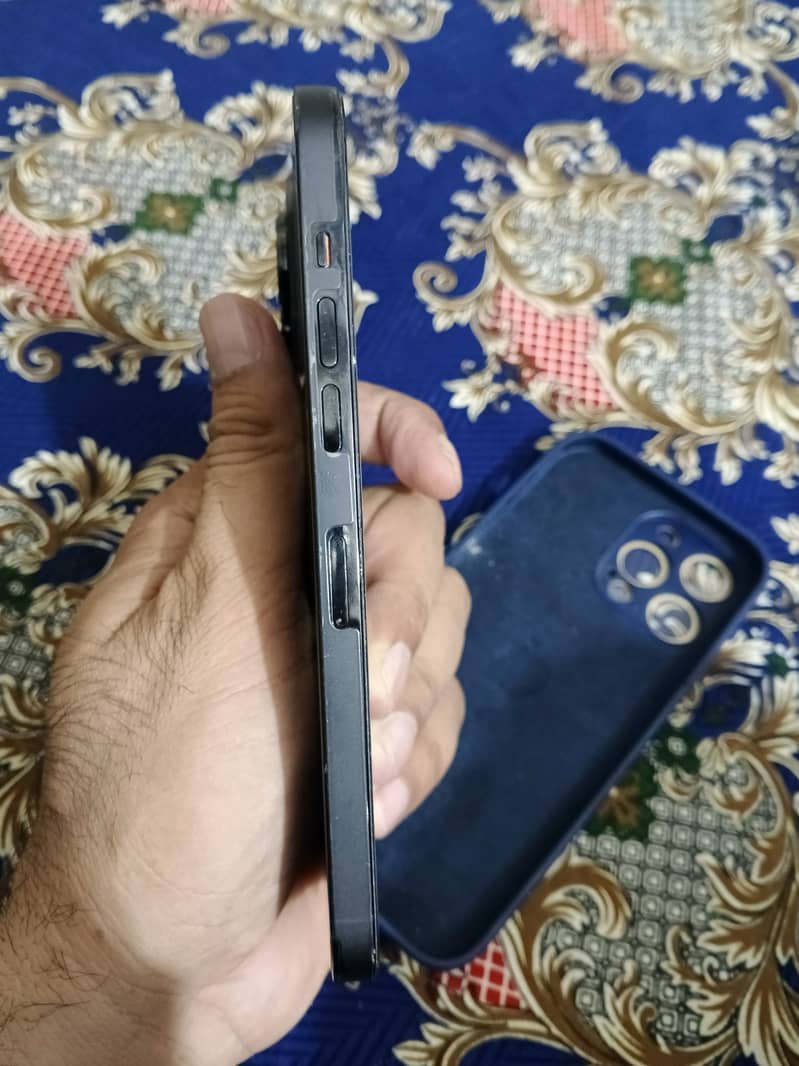Apple iPhone 14 Pro Max 2