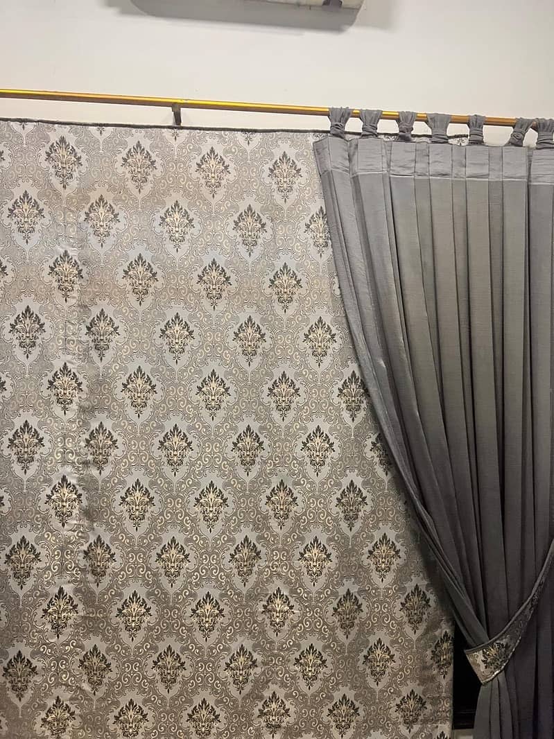 Curtains 0