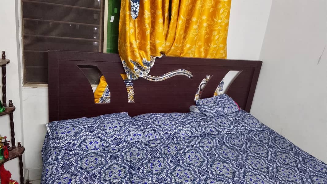 king size bed 0