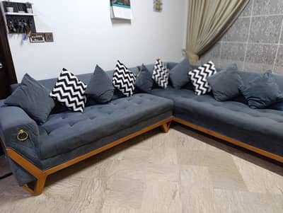 L shape sofa in "Brand new condition"