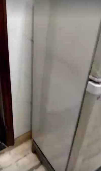 Dawlance fridge lash condition beautiful net and clean. 03216679116