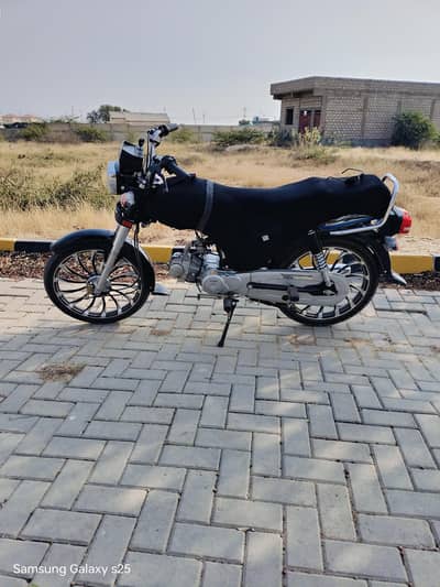 Super Star 70 2025 October  3000 km running new condition