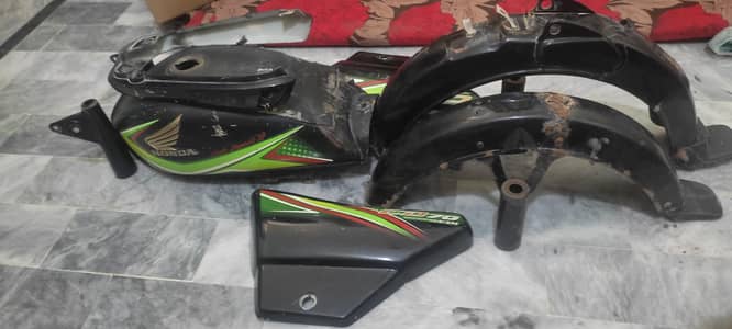 honda cd 70 2019 model genuine black kit . except tank side covers. . .