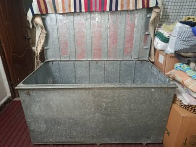 Iron Trunk آئرن ٹرنک