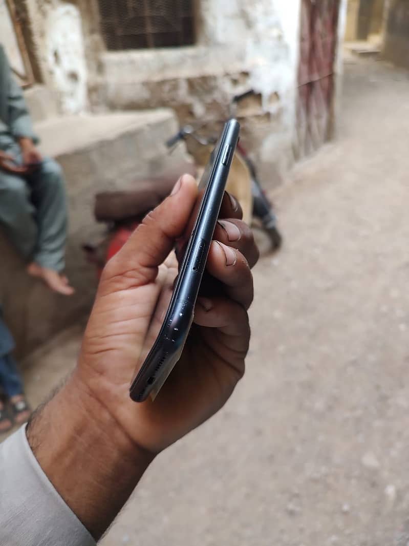 iPhone XR 2