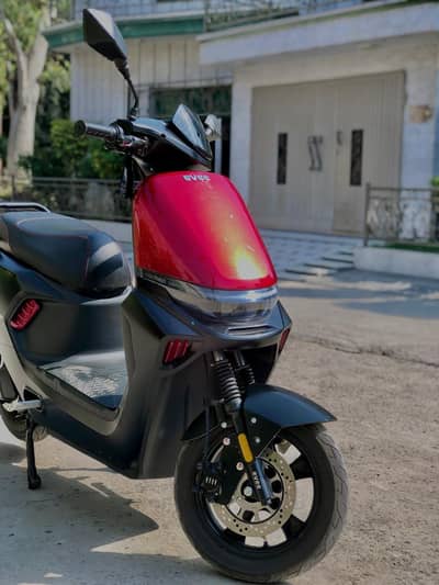 (Evee S1 Electric Scooter)/11 Nov 2025/( invoice 210k) 6 Month Used