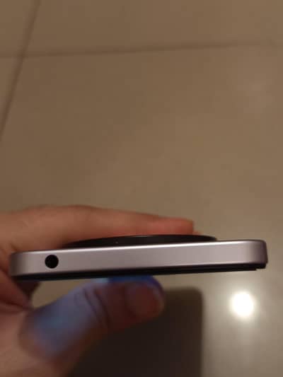 Redmi 14c (6/128)gb.