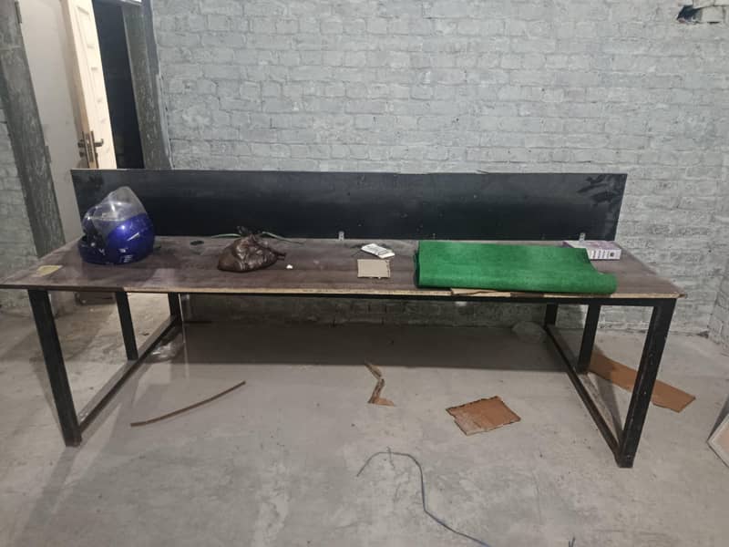 big computer table 0