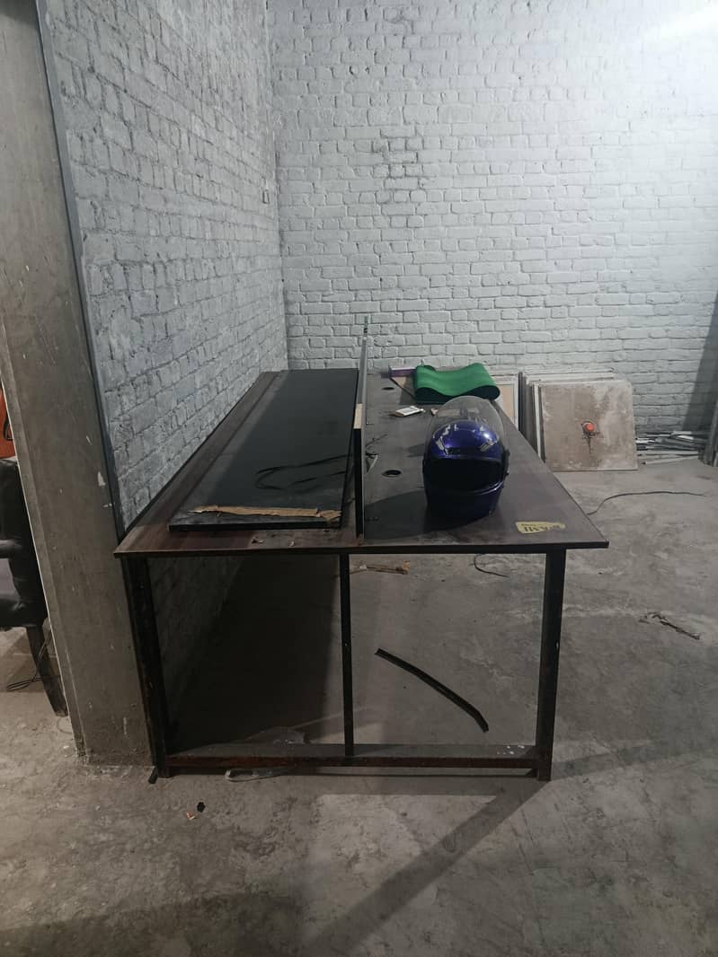 big computer table 1