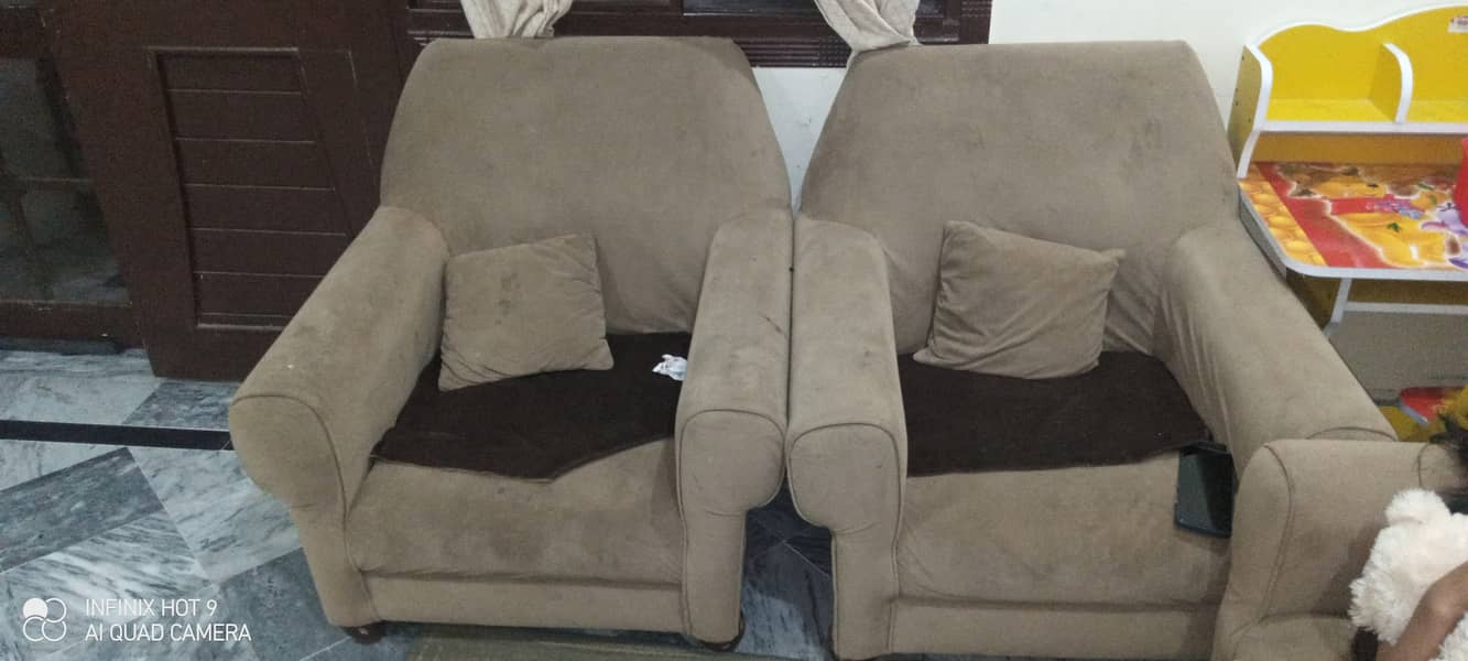 5 seated sofa 1