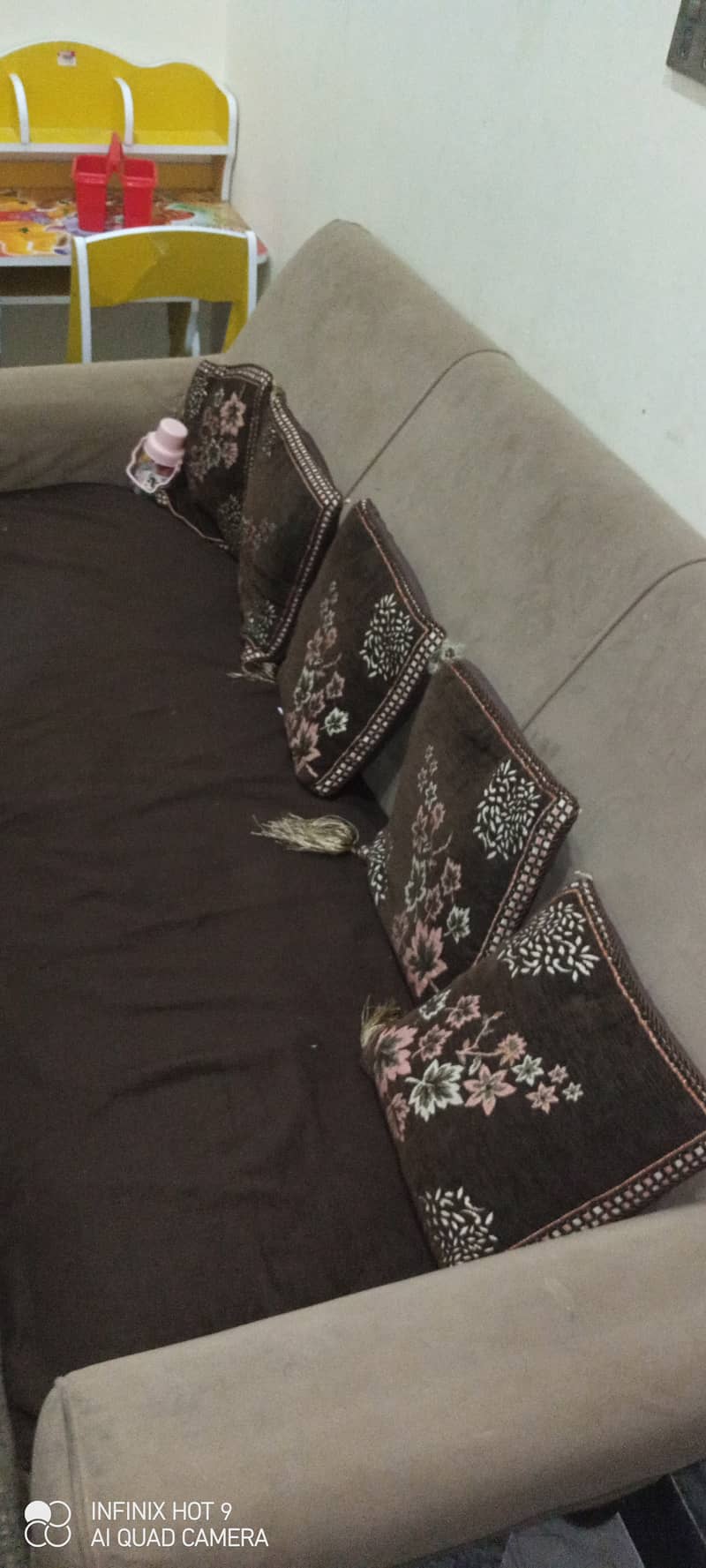 5 seated sofa 4