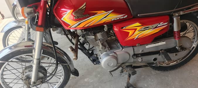 gadi total genuine ha koi maasla nai ha all ok model 24/25 03186069084