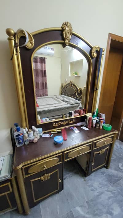 Dressing table + 2 side tables