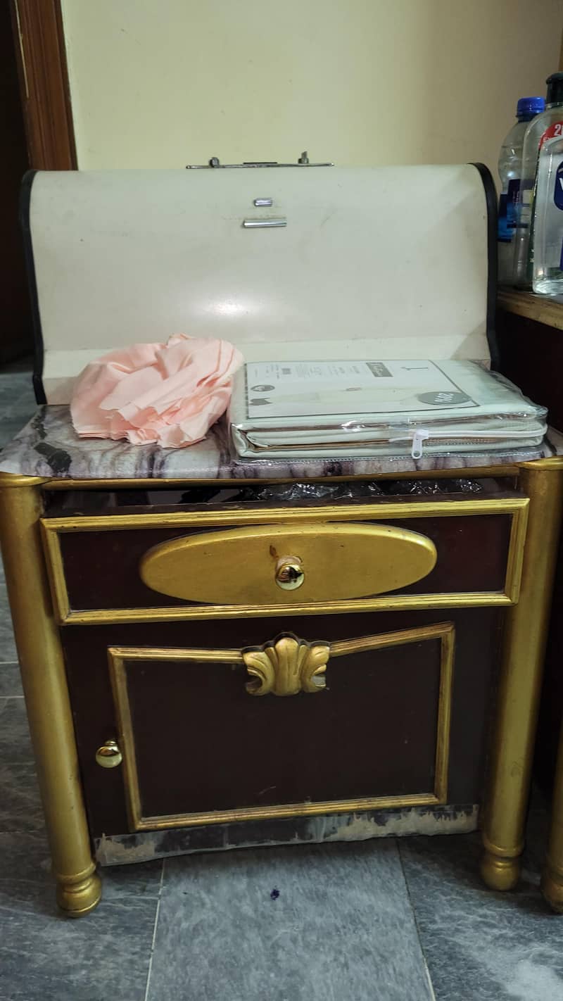 Dressing table + 2 side tables 1