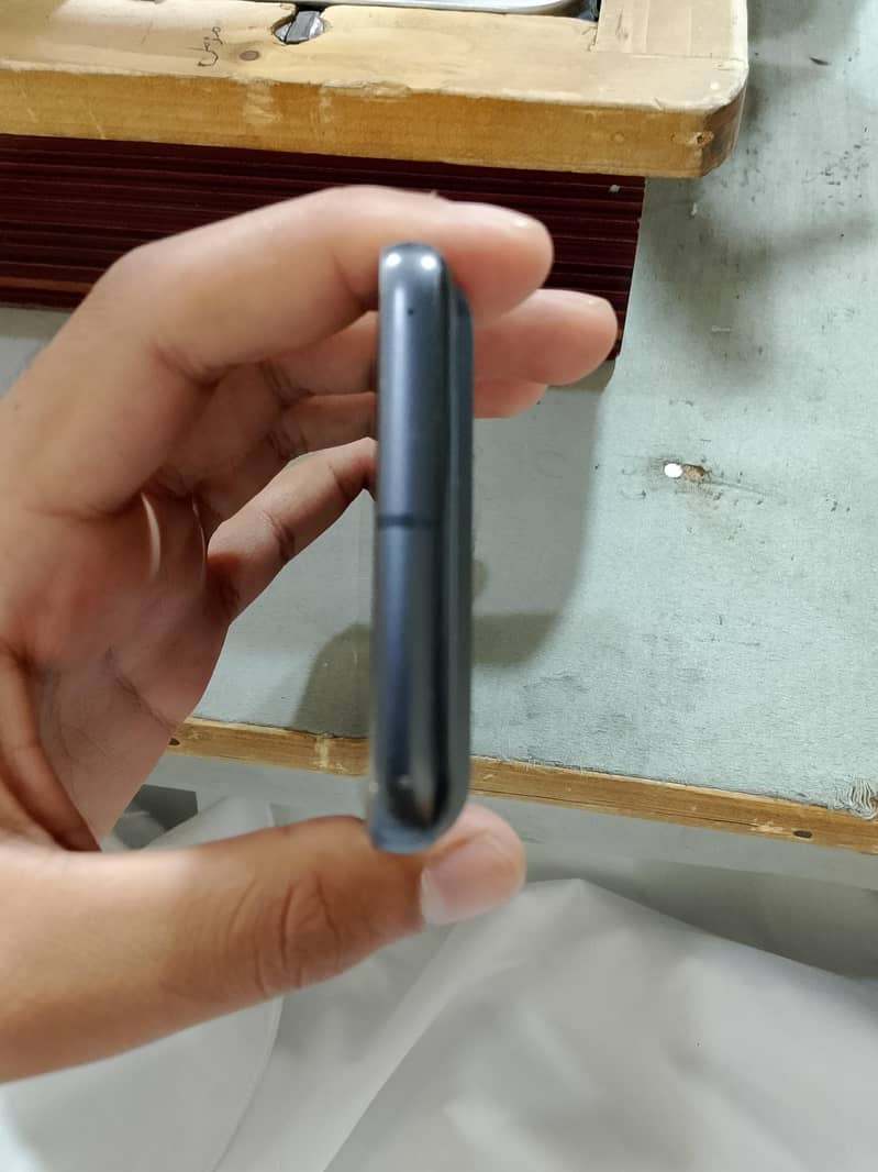 Google pixel 8 4