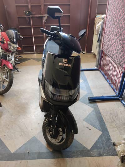 Even joy Scooty