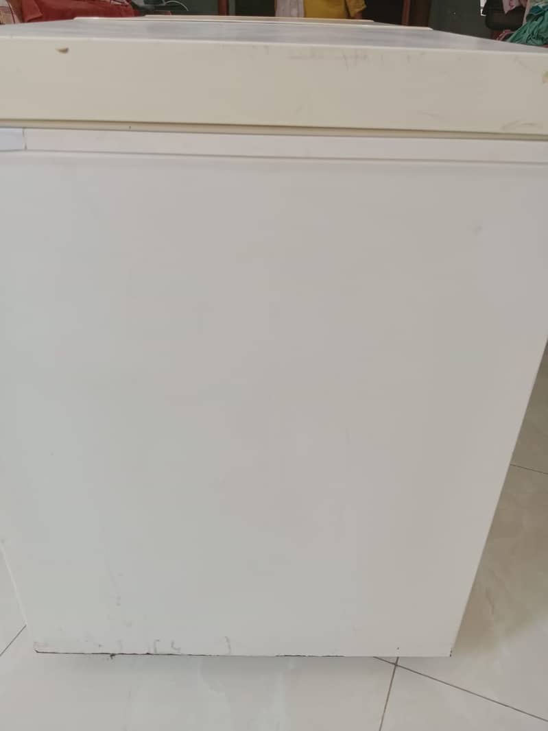 Double Door Freezer 3