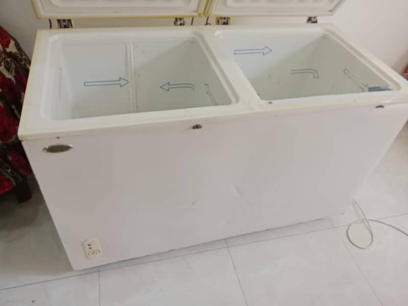 Double Door Freezer 5