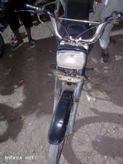 Racer 2011 he head ka Kam he bass Baki ok he urgent sell