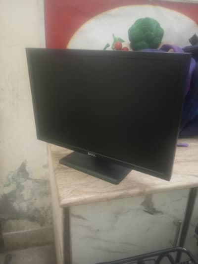 22 inches monitor