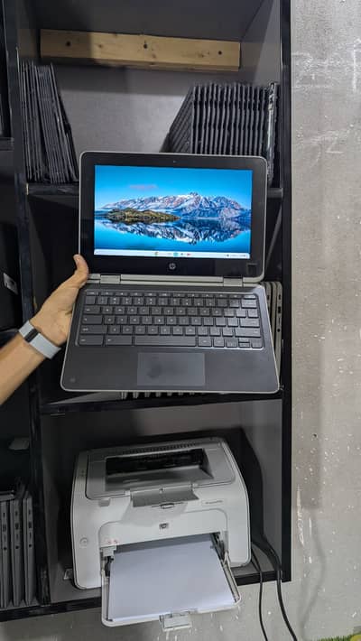 Chrome books RAM 4 / ROM 32