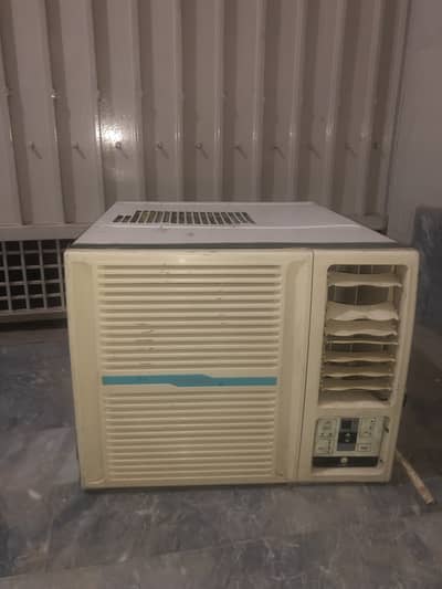 . 75 ton SKYWOOD ac at best price, home used with remote
