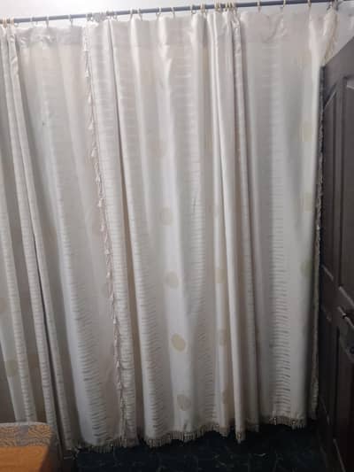Two fill size curtain
