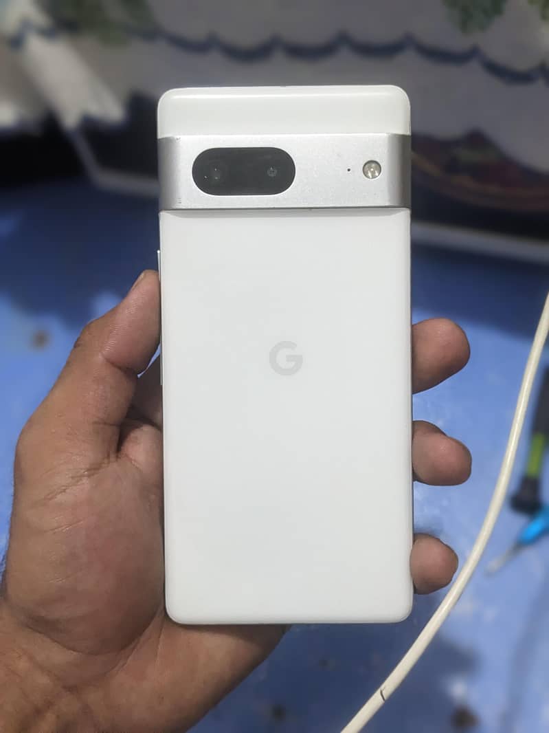 Google Pixel 7 4