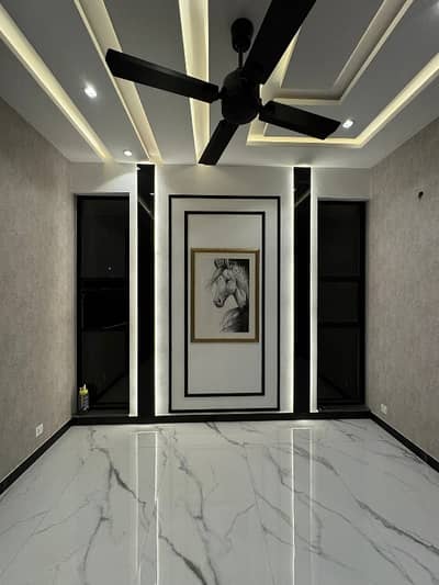 4 BED LOUNGE BRAND NEW LUXURY 2200 SQ FT FLAT WITH LIFT PARKING STAND BY GENERATOR FOR SALE IN PARSI COLONY