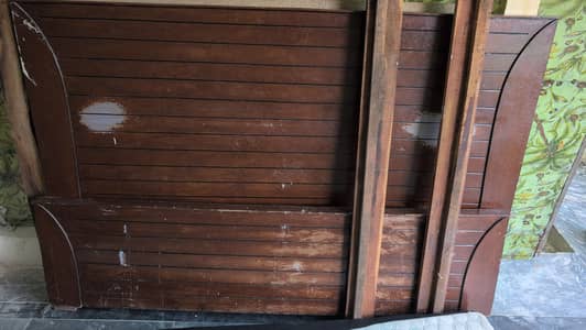 urgent sell bed and along with side tables and metress