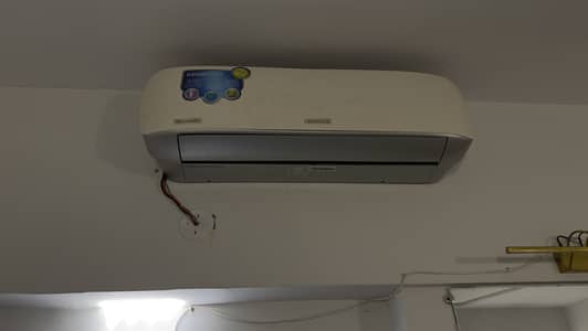 Kenwood 1 ton split Inverter AC (pristine condtion) for sale