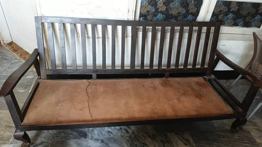 5 seater sofa set for sell - Contact (03153227775)