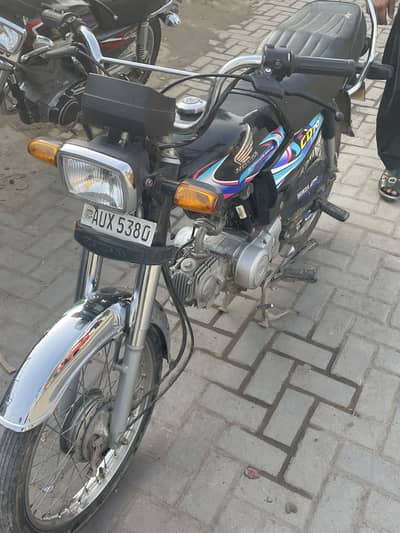 honda CD 70 2024 just 8k Driven black!