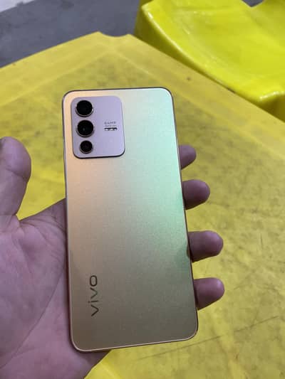 Vivo V23 5G Golden Color