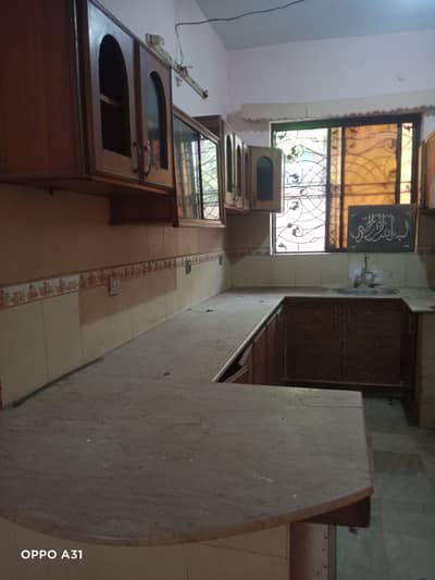 10 Marla Oner build Single Story Old House Urgent For Sale Prime location in Sabzazar