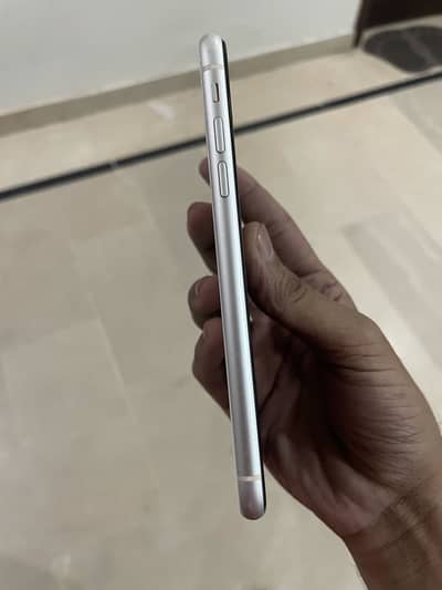 IPHONE 11 64gb factory unlock
