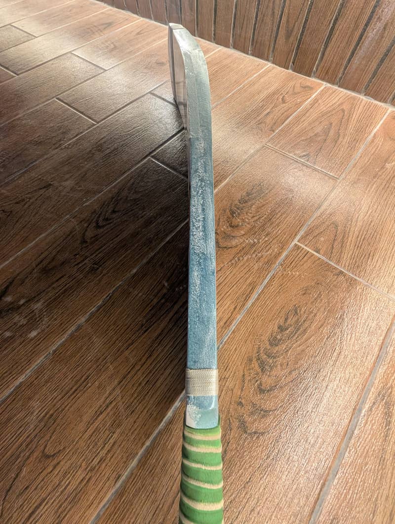 JD cricket bat 4