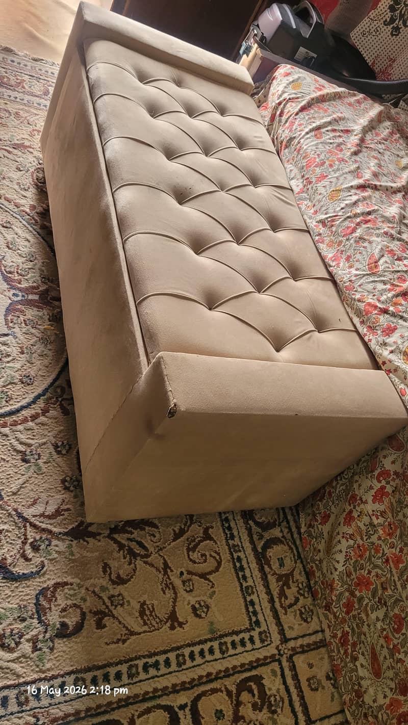 Couch 4