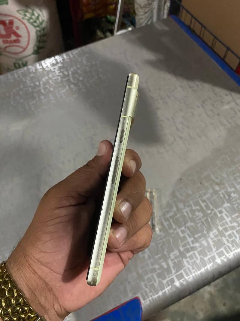 Google pixel 7 4