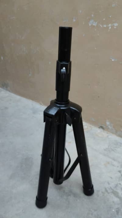 speaker stand