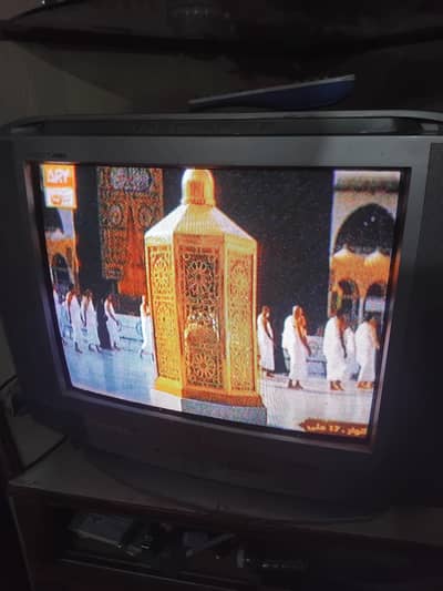 LG tv for sale all ok 33 inch hd channels