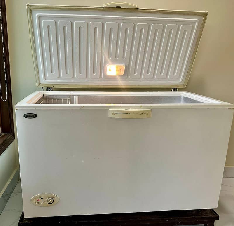 waves deep freezer 0