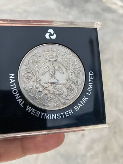 Queen Elizabeth II Jubilee crown 1952-1977 Royal minted