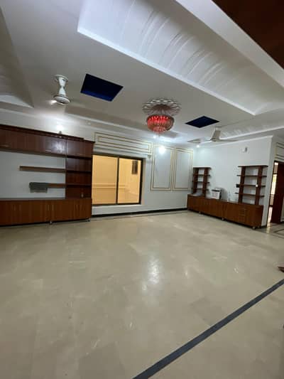 1kanal ground portion available for rent